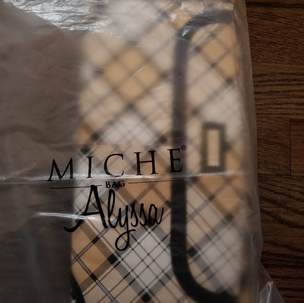 Miche Alyssa satchel cover